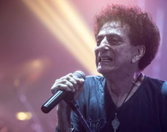 Berusia 80 Tahun, Ahmad Albar Pastikan Tetap Bermusik Sampai Mati
