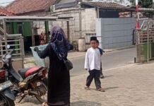 Wujud Syukur, Pemilik Usaha Mikro, Kecil, dan Menengah (UMKM) Bajra Makmur Gelar Aksi Sosial Berbagi untuk Santri Cilik