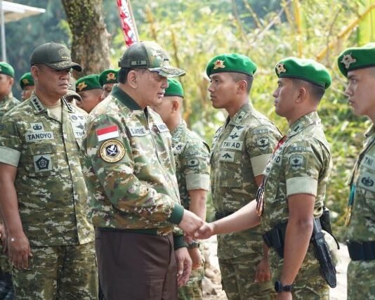 Menhan RI Kunjungi Yonif TP 942/AW, Tegaskan Prajurit TNI Harus Menjadi Kekuatan yang Dicintai Rakyat