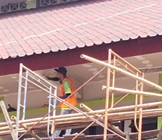 Abai Keselamatan, Pekerja Proyek Bangunan Tanpa Kelengkapan K3 Jadi Sorotan Tajam!