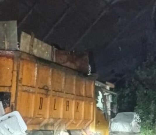 Skandal Plat Merah: Dipertanyakan Nyali Bupati, Truk Sampah Rakyat Diduga Sengaja Dialihkan Jadi Mesin Uang Pabrik Swasta!